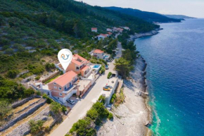 Beachfront Holiday Home - Happy Rentals
